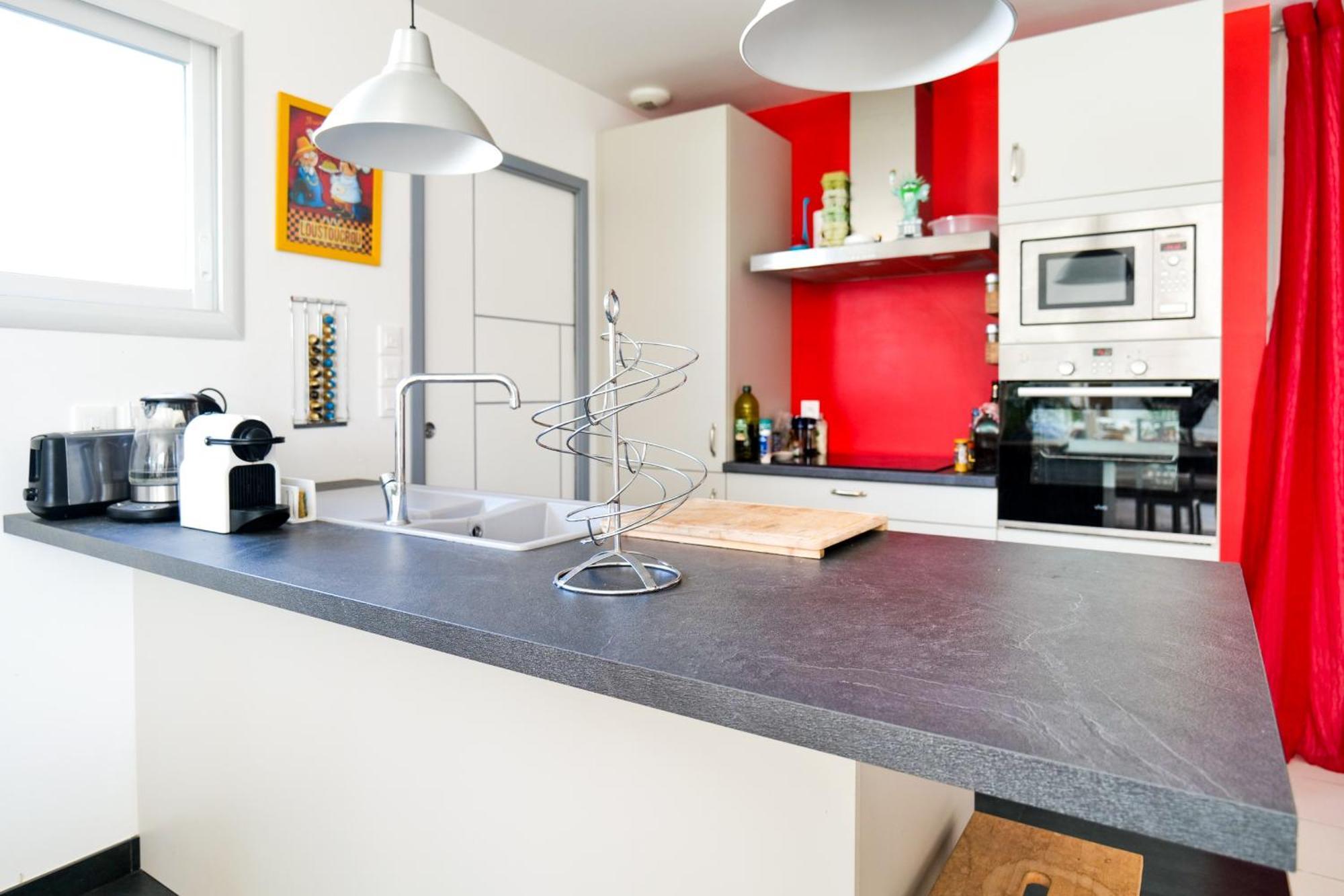 Holiday home Maison Recente Proche Centre-ville, 8 Personnes